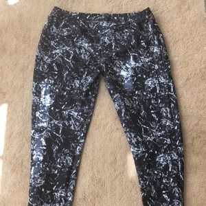 Xhilaration Black and white jeggings